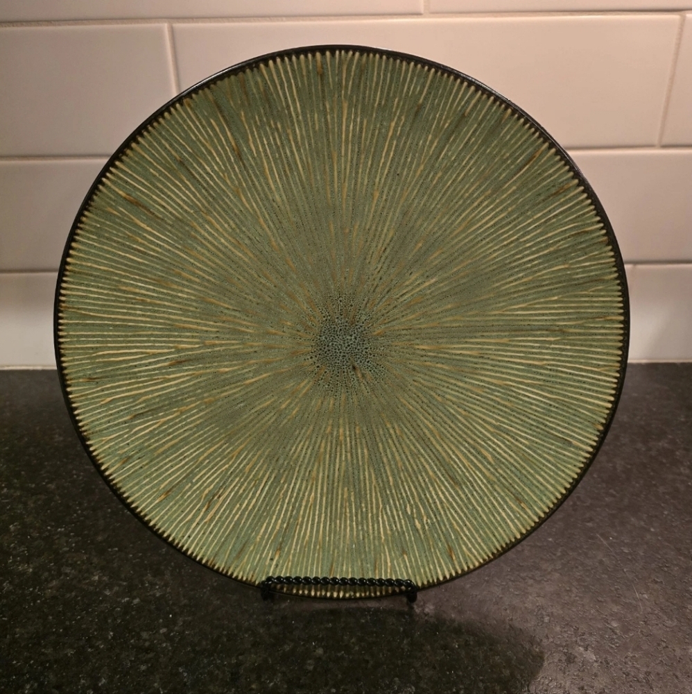 Gibson Elite Lotus Leaf Green Dinner Plate